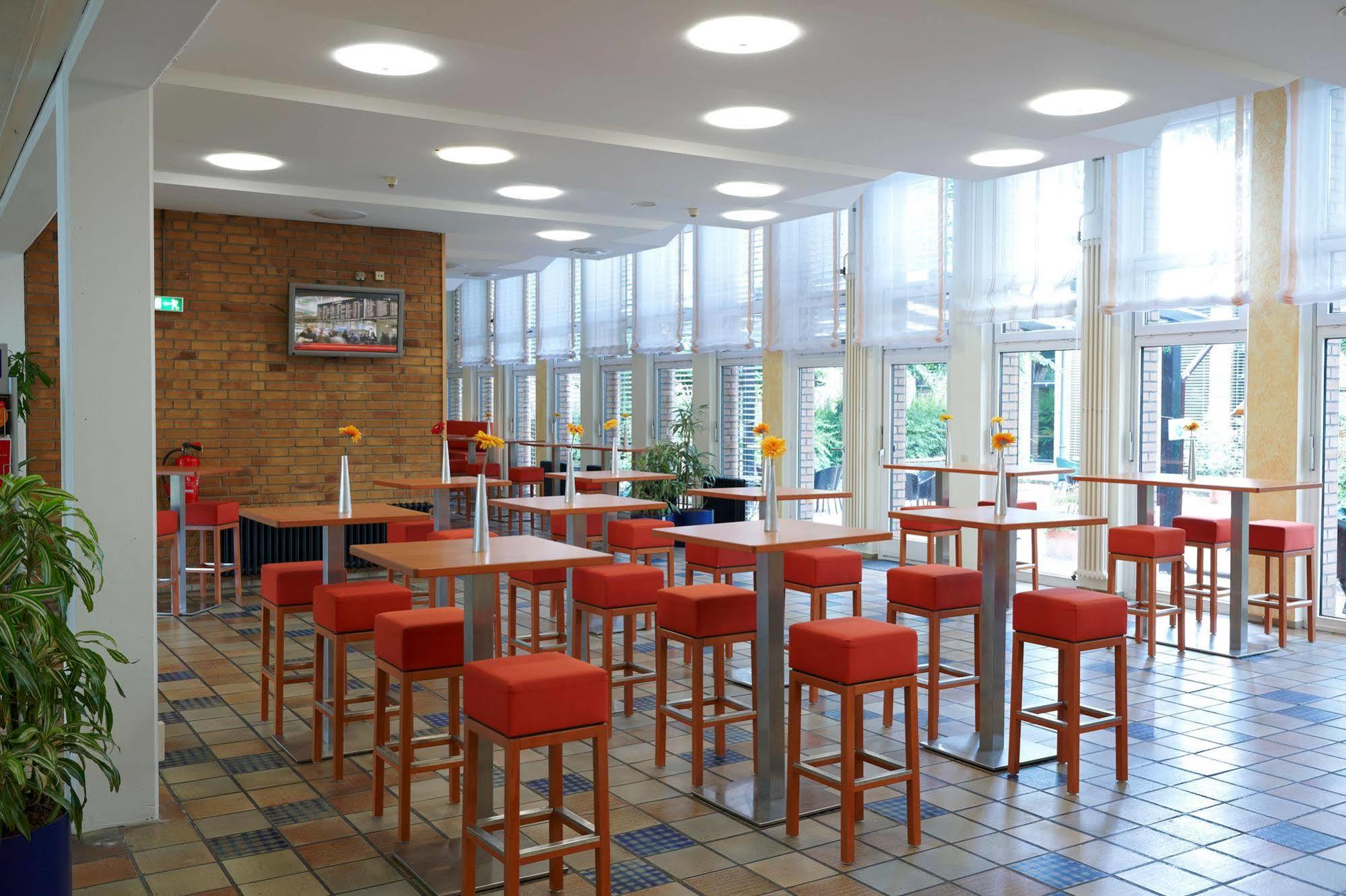 Commundo Tagungshotel Neuss Dış mekan fotoğraf
