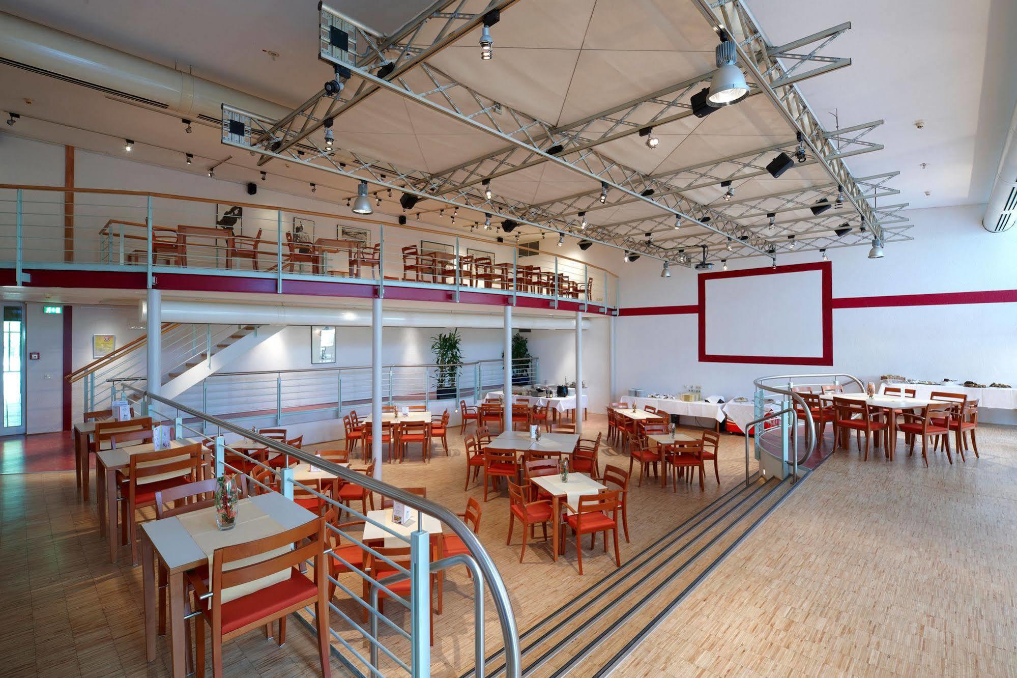 Commundo Tagungshotel Neuss Dış mekan fotoğraf