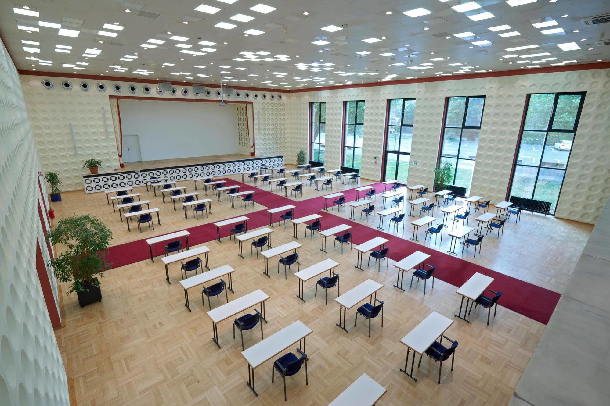 Commundo Tagungshotel Neuss Dış mekan fotoğraf