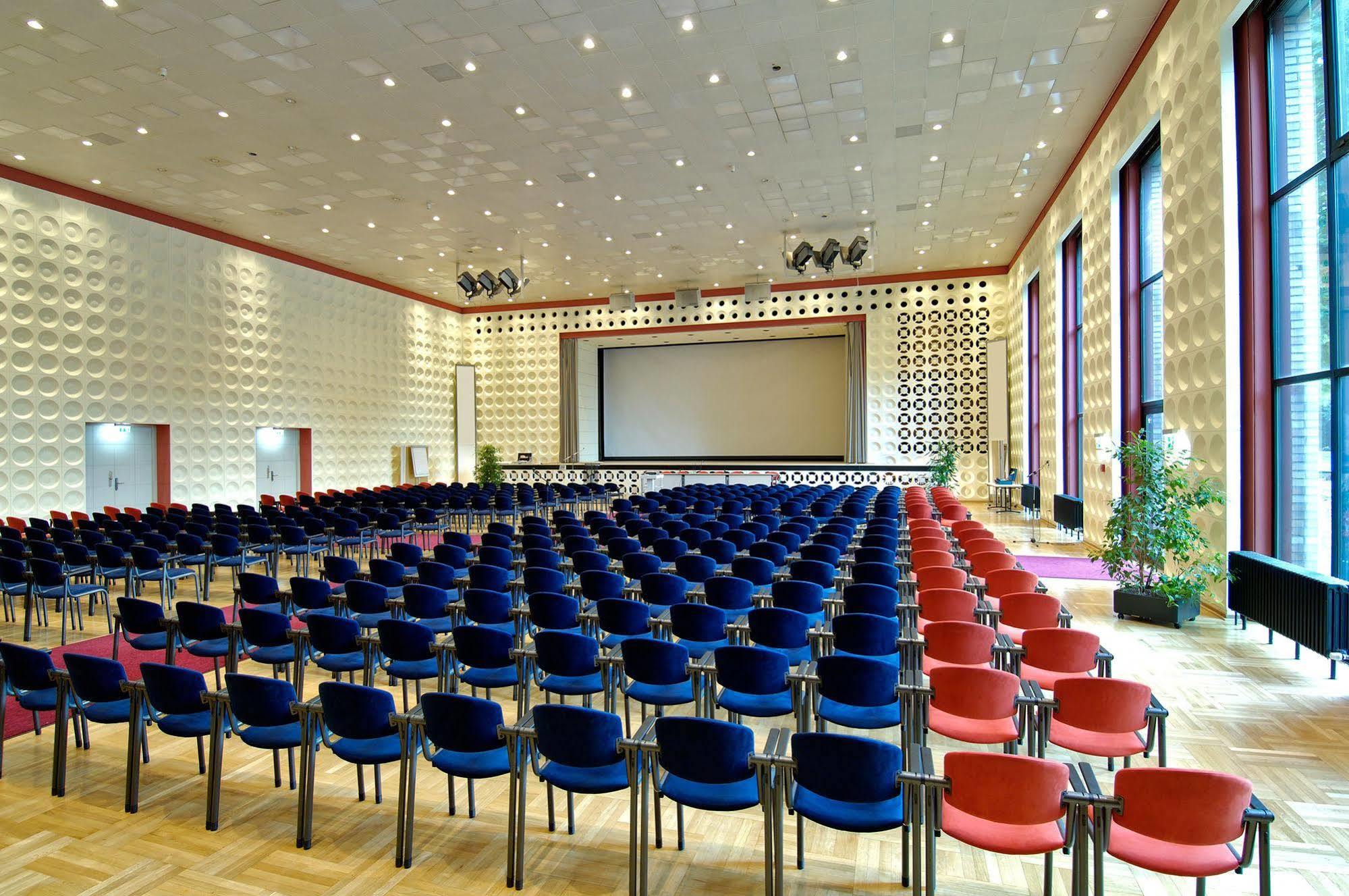 Commundo Tagungshotel Neuss Dış mekan fotoğraf